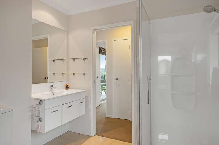 11/11 Errol Close Burbush_11