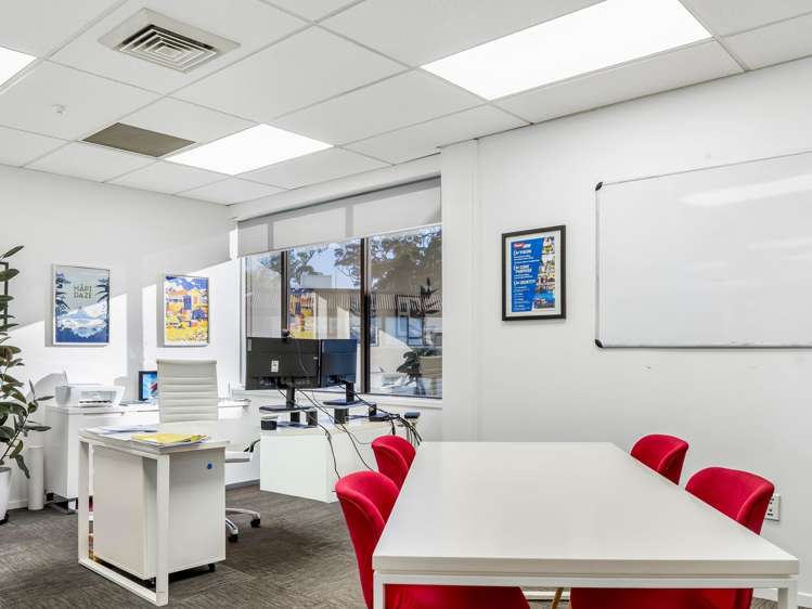 Tenancy 2/100 Carlton Gore Road Newmarket_3