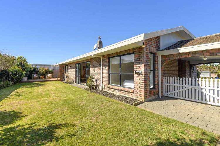 33 Heron Avenue East Matua_8