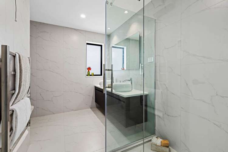 3 Fender Place Long Bay_21