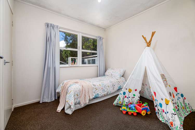 2-219-swanson-road-henderson-waitakere-city-houses-for-sale-one