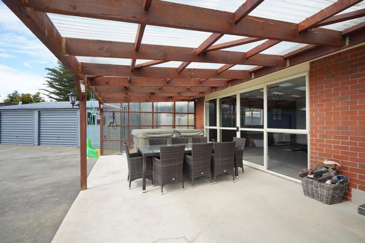 381 Bay Road West Plains_24