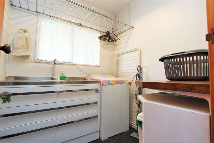 311 Marshall Crescent Thames_11