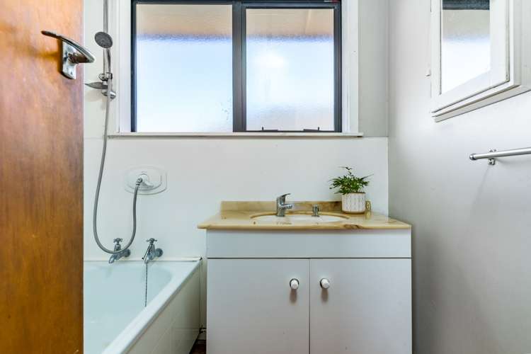 23 Denise Crescent Hornby_10