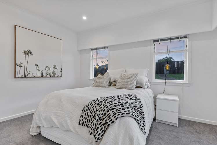 1/92 Ocean View Road Northcote_12