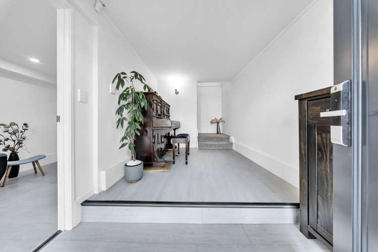 16 & 16A Mander Place_2