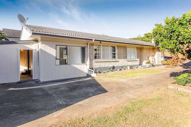 26 Sorrel Crescent Bucklands Beach_1