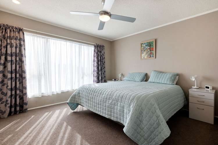 43 Lansdowne Crescent Glenview_21