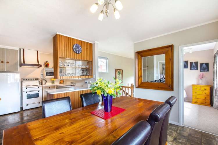 65 Royal View Road Te Atatu South_9