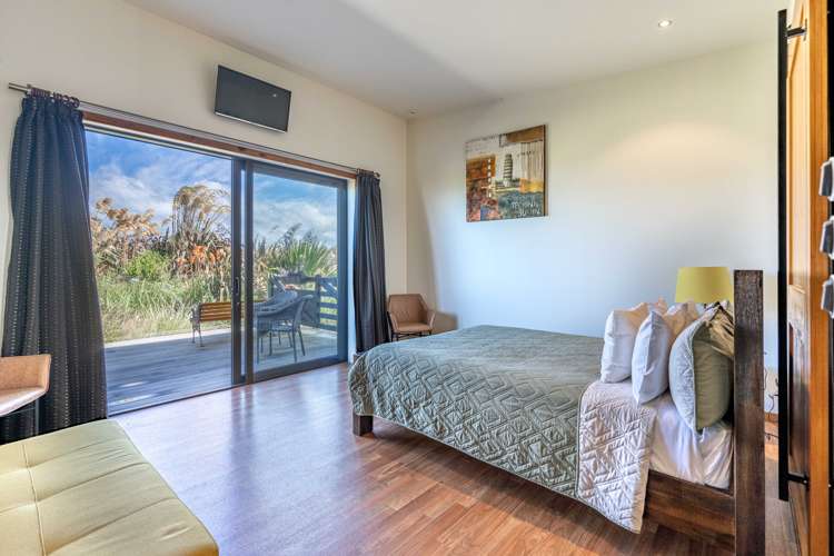 617 Papatotara Coast Road Tuatapere_12