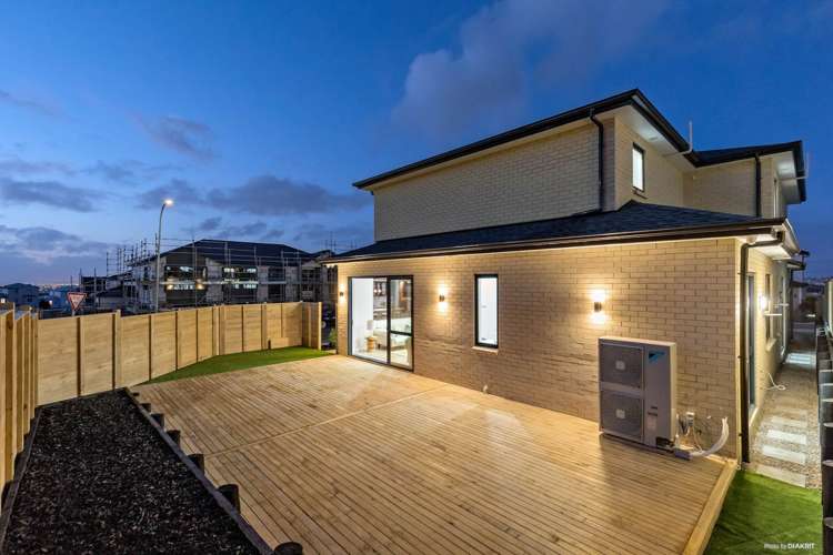 44 Lime Hill Rise Flat Bush_16