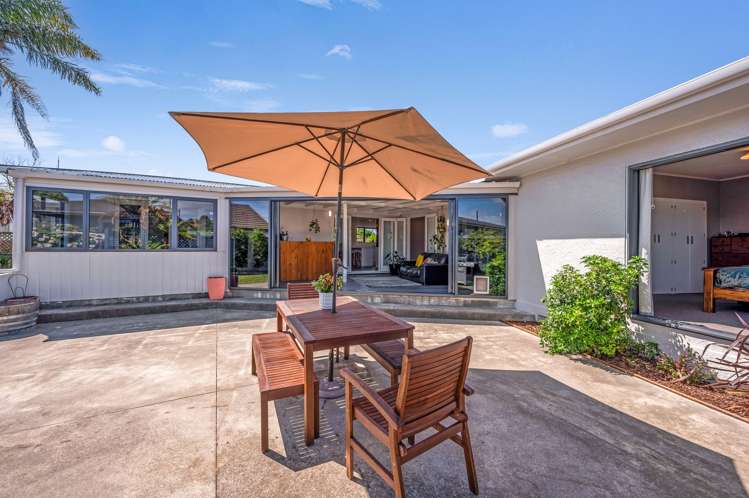 13 Howard Road Taradale_5