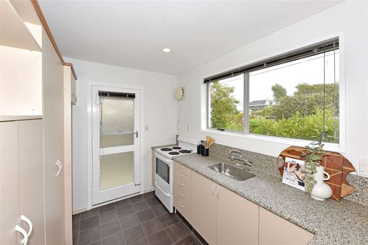 64 Wildberry Street Woolston_9