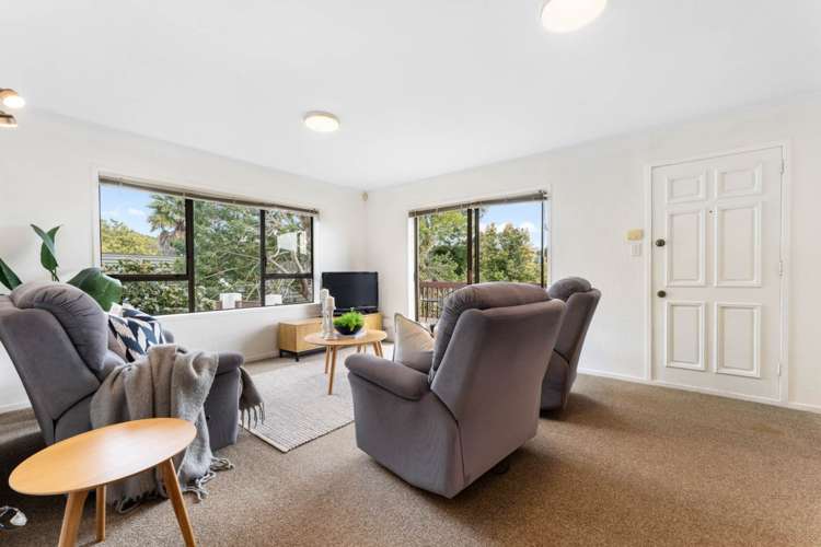 2/61 Oaktree Avenue Browns Bay_15