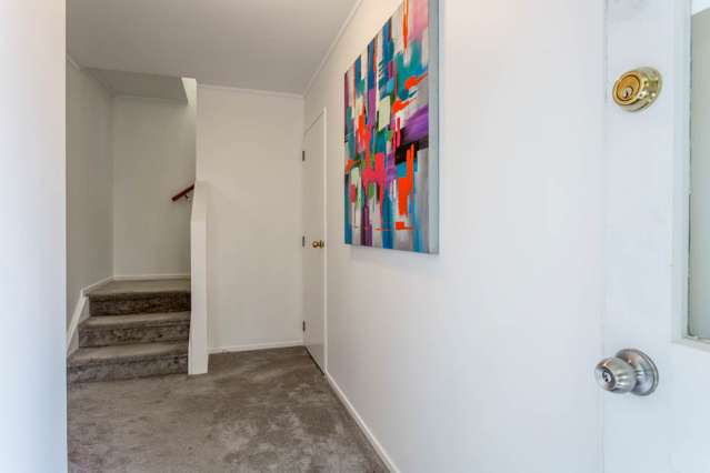 2/44 Barbados Drive Unsworth Heights_1