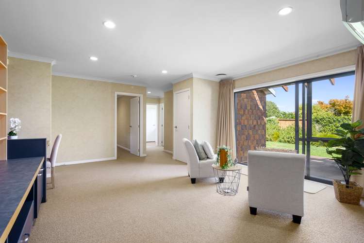 200 The Oaks Drive Leamington_13