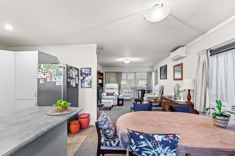 39/197 Royal Road Massey_13