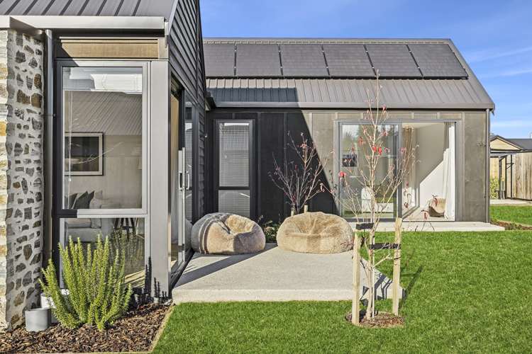 21 Rua Street Albert Town_15