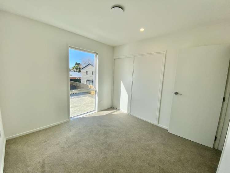 8/2 Hammond Place 10222_16