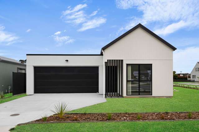 Coastal Living with Modern Comfort