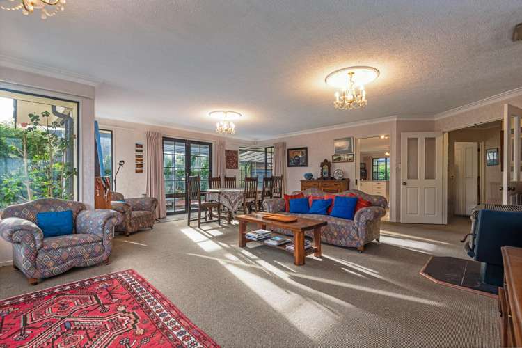 19 Caroline Crescent Highbury_2