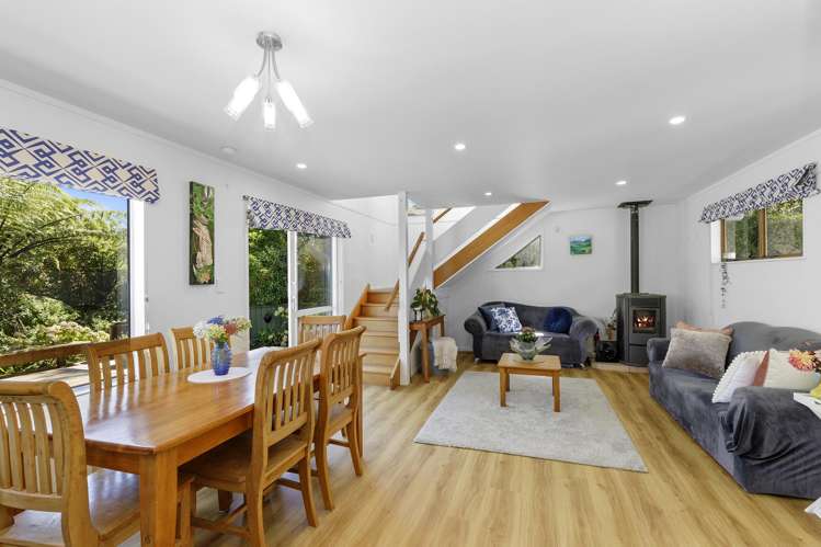 10 Otira Grove Kelson_8