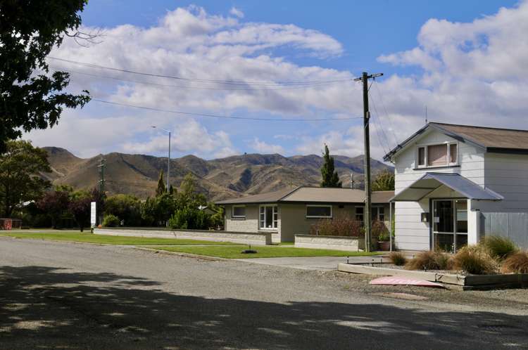 85 Bledisloe Street Kurow_27