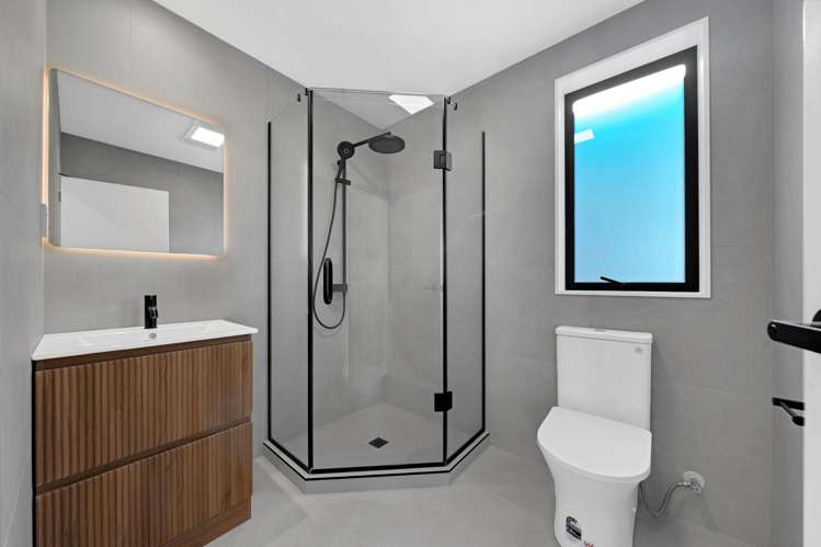 66 McAnnalley Street Manurewa East_17
