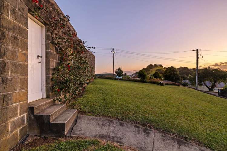 47 Landscape Road Mt Eden_24