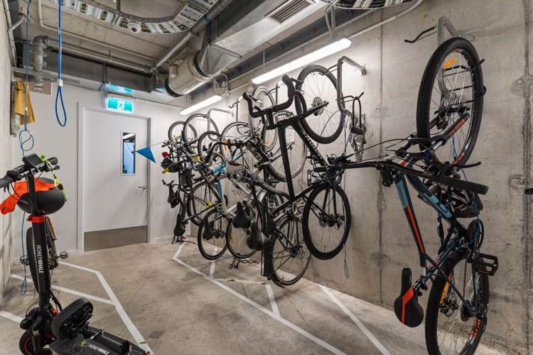 G04/26B Racecourse Parade Avondale_16