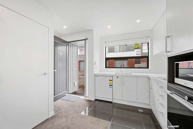 25/31 Princess Terrace Newtown_2