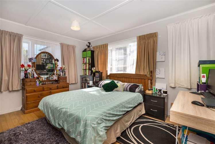 92a Lake Road Narrow Neck_19