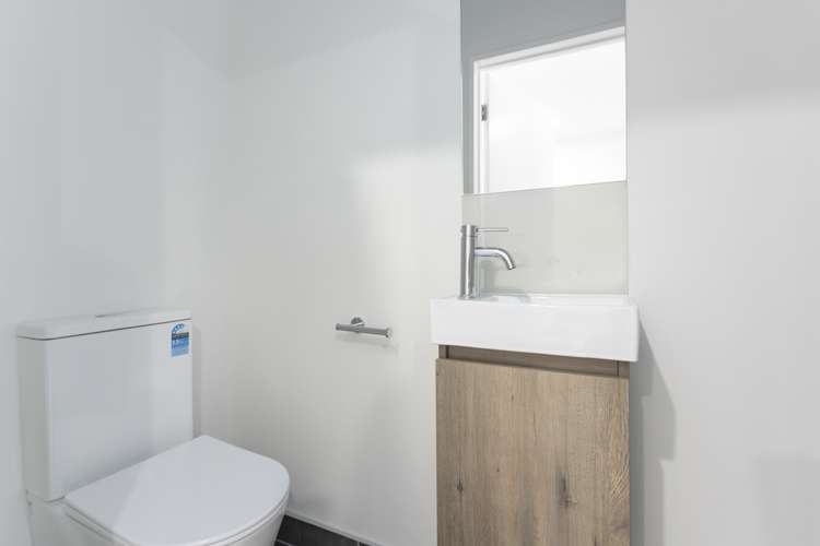 38 Selo Street Glen Eden_16