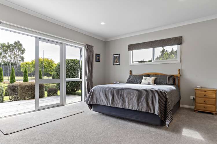 213 Woodside Road Woodside_11