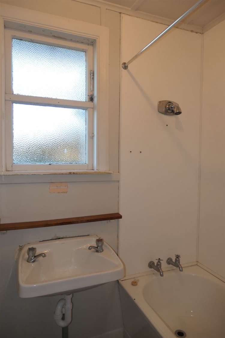 16 Robin Street Burwood_11