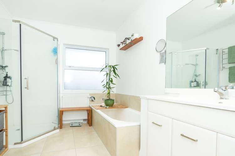 7 Eton Drive Hillcrest_23