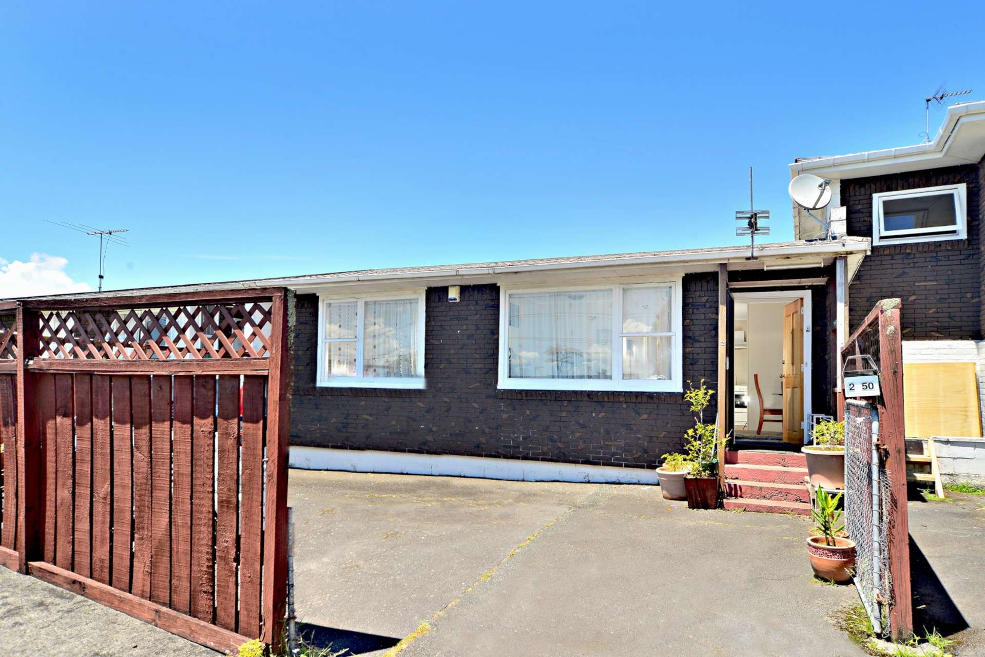 2/50 Blockhouse Bay Road Avondale Auckland City Houses for Sale