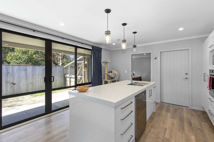 5 Angus Place Carterton_10