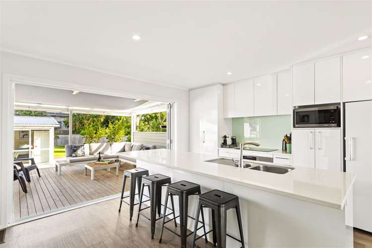 27 Gill Avenue Te Atatu Peninsula_5