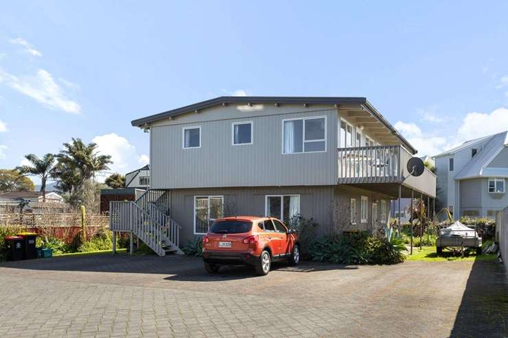 1A and 1B Bruce Street, in Whitianga, can be bought together or bought separately. Photo / Supplied