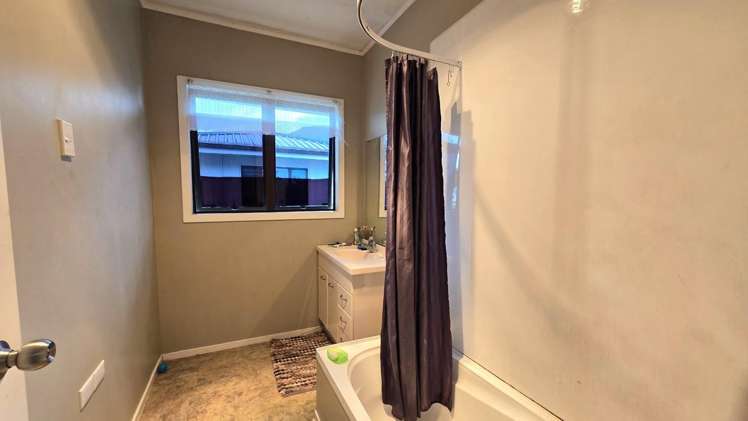 11 Aroha View Avenue Te Aroha_9