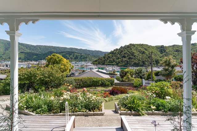 Timeless Elegance, Marina Views, Garden Sanctuary