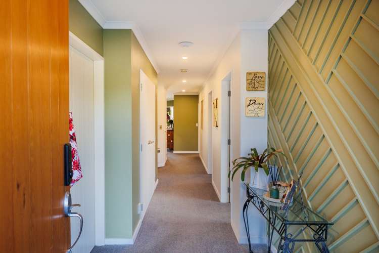 165 Pacific Drive Fitzherbert_5