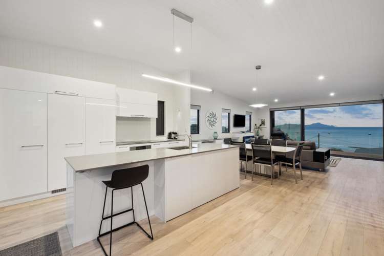 31 Taranga Road Langs Beach_17