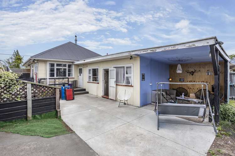 256 Breezes Road Aranui_12