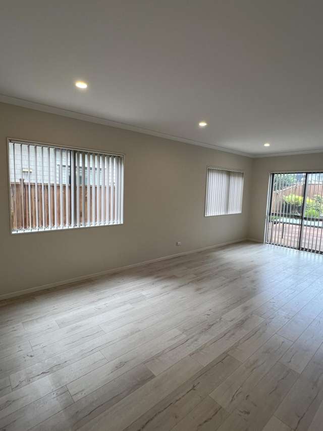 16 Hikuawa Road Flat Bush_1