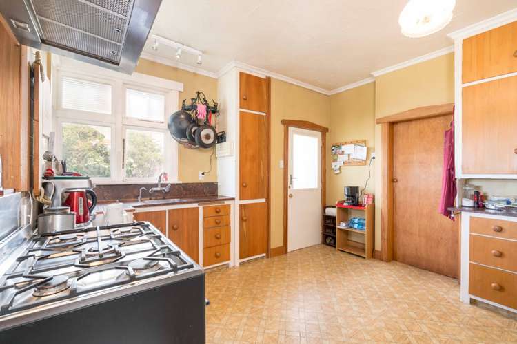 36 Easther Crescent Kew_13