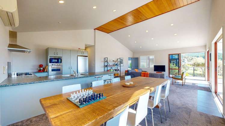 208 Russell Bruce Place Onemana_1