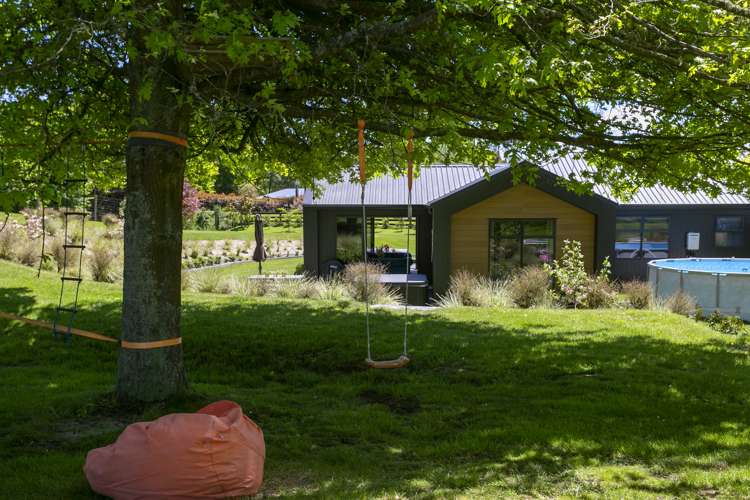 139 Mapara Road Acacia Bay_12