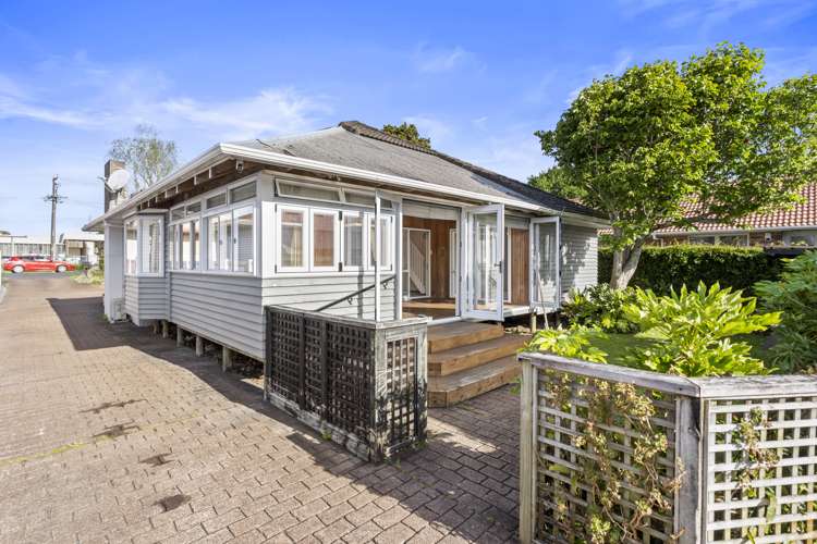 137 Pah Road Royal Oak_2